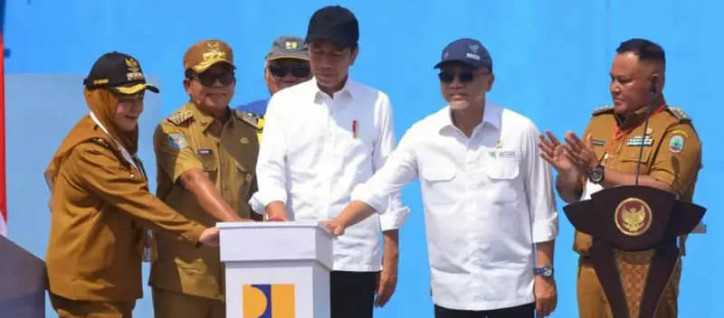 Bupati Lamsel Dampingi Presiden Jokowi Resmikan SPAM