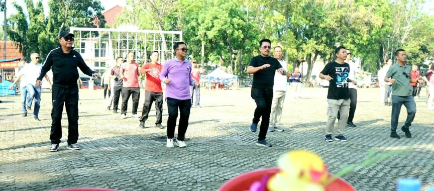 Kampanyekan Hidup Sehat, Sekda Thamrin Senam Bersama ASN Pemkab Lamsel