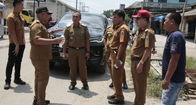 Tinjau Jalan Rusak di Kecamatan Kalianda dan Palas, Bupati Nanang: Insyaallah Diperbaiki Tahun Ini