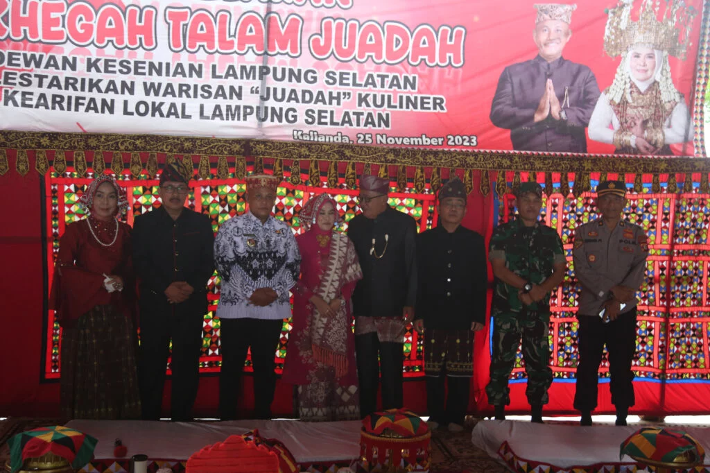 Bupati Nanang Ermanto Hadiri Acara Khegah Talam Juadah